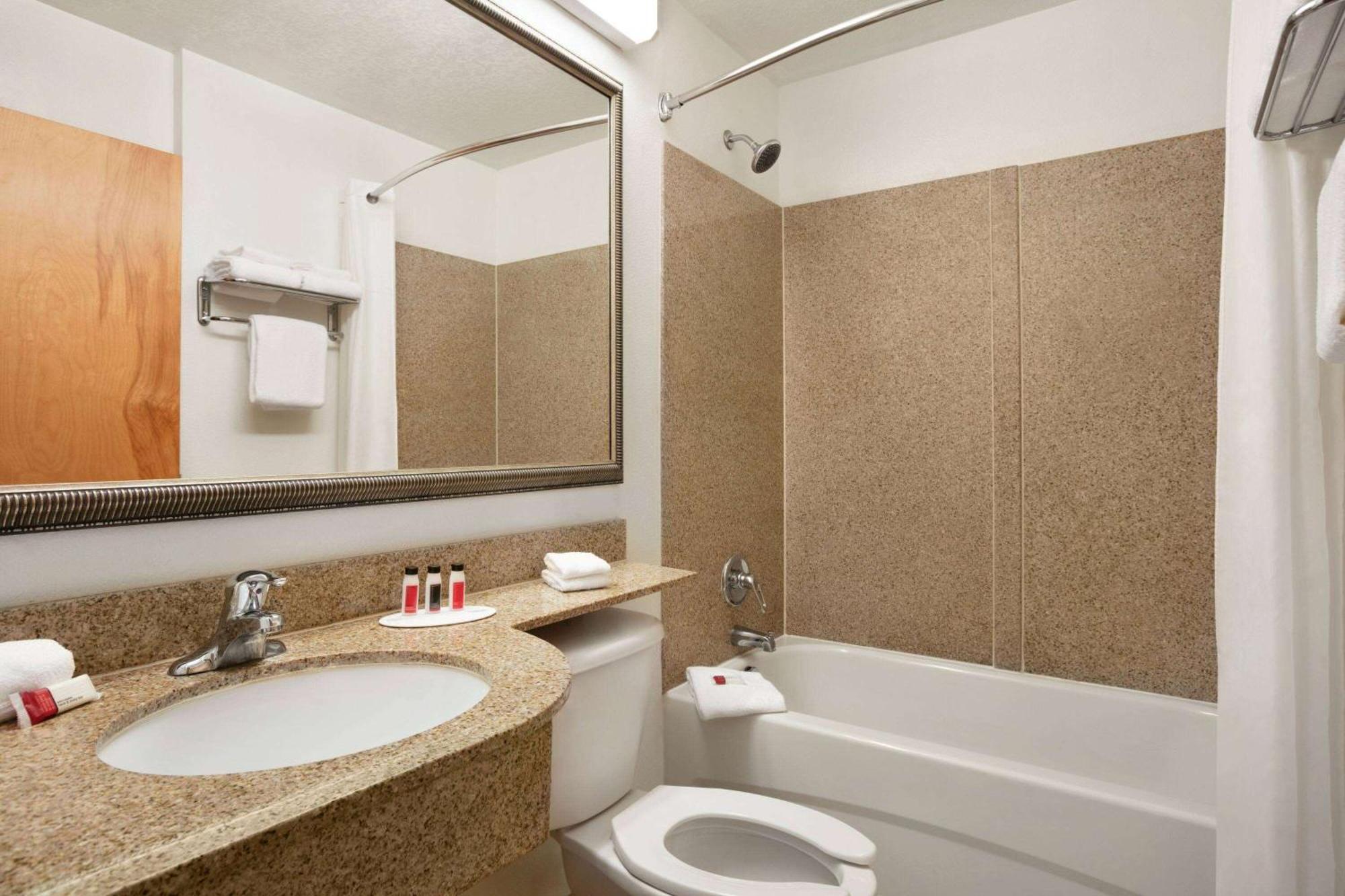 Microtel Inn & Suites By Wyndham Culpeper Eksteriør billede
