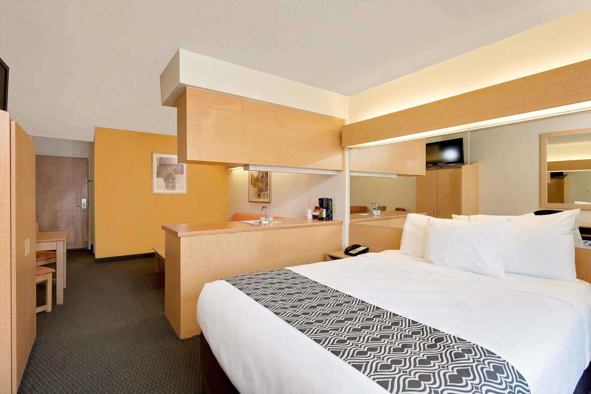 Microtel Inn & Suites By Wyndham Culpeper Eksteriør billede
